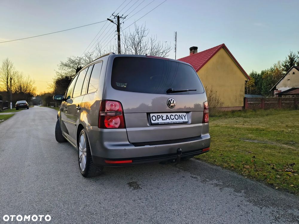 Volkswagen Touran - 30