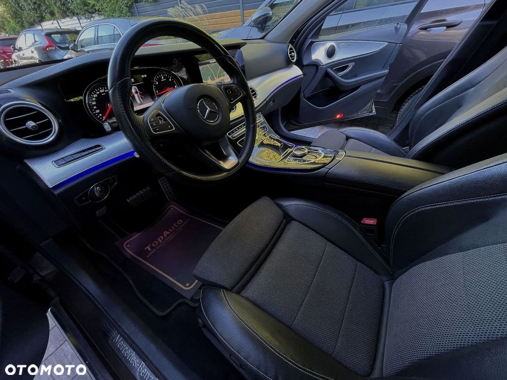 Mercedes-Benz Klasa E 220 d 4-Matic 9G-TRONIC - 18
