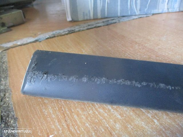 Grelha Friso 8200289933C RENAULT CLIO 3 2008 1.5Dci   3P   TD MOLDURA DA PORTA - 2
