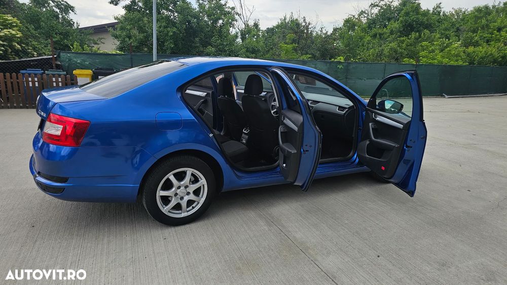 Skoda Octavia 1.6 TDI DSG Ambition - 5