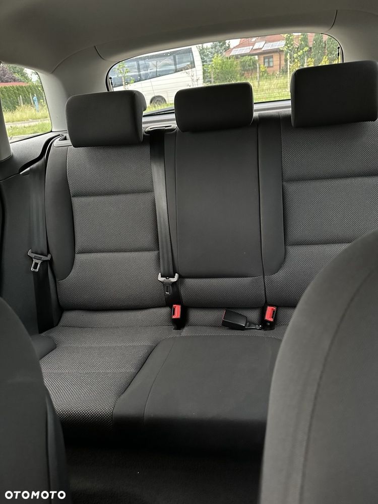 Audi A3 Sportback 1.6 TDI DPF Ambiente - 11