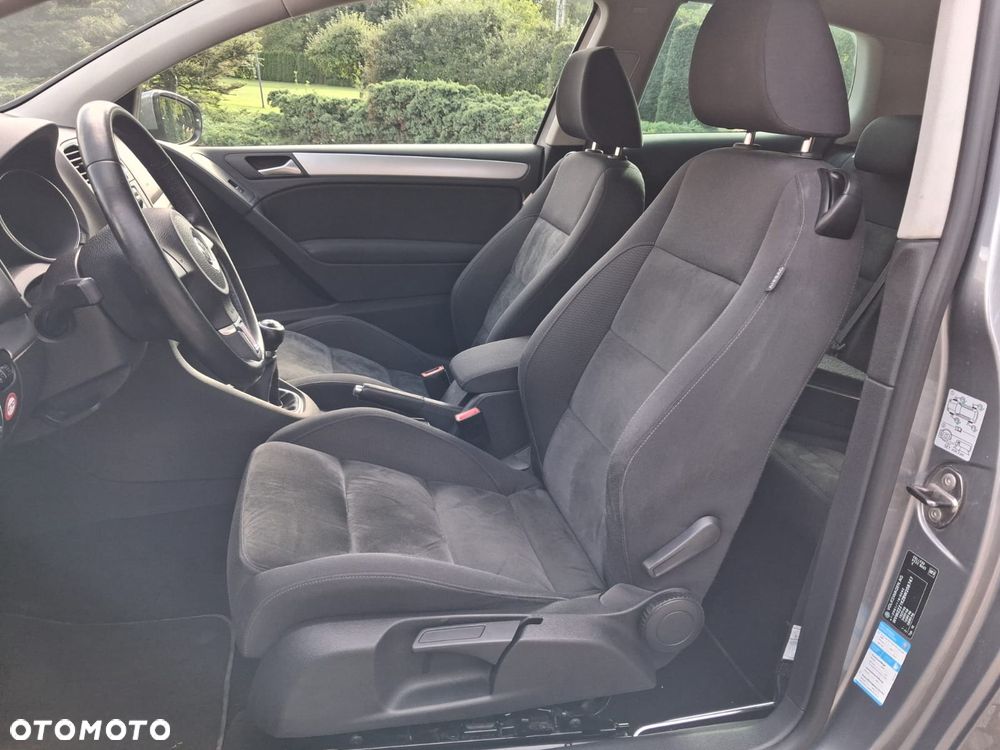Volkswagen Golf 2.0 TDI DPF Highline - 13