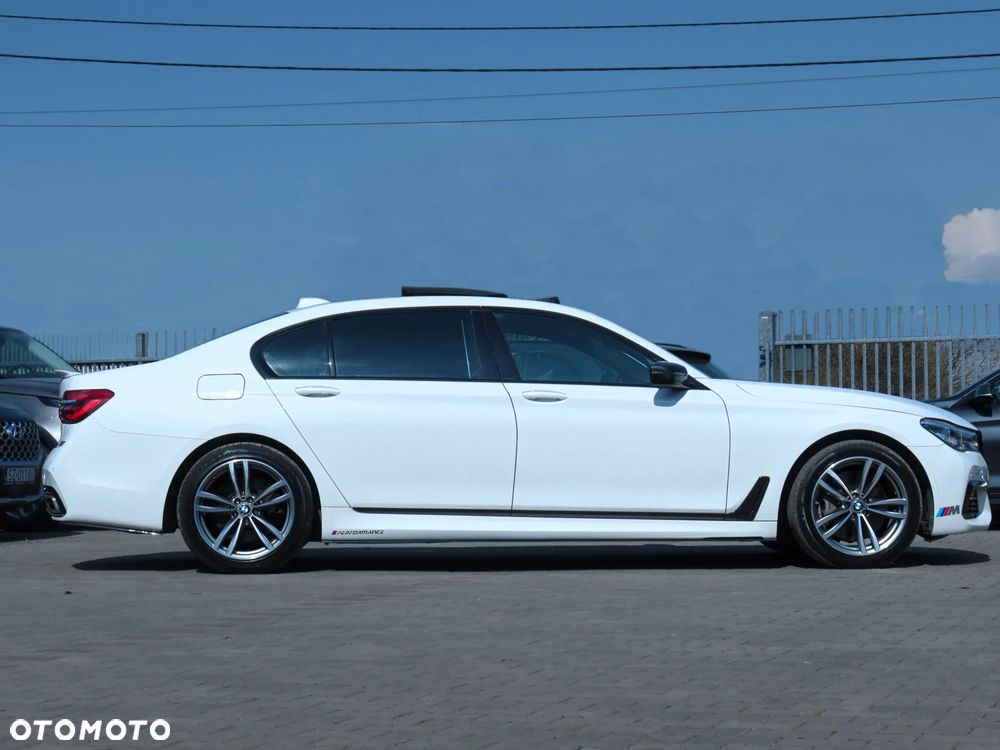 BMW Seria 7 750Li xDrive - 39