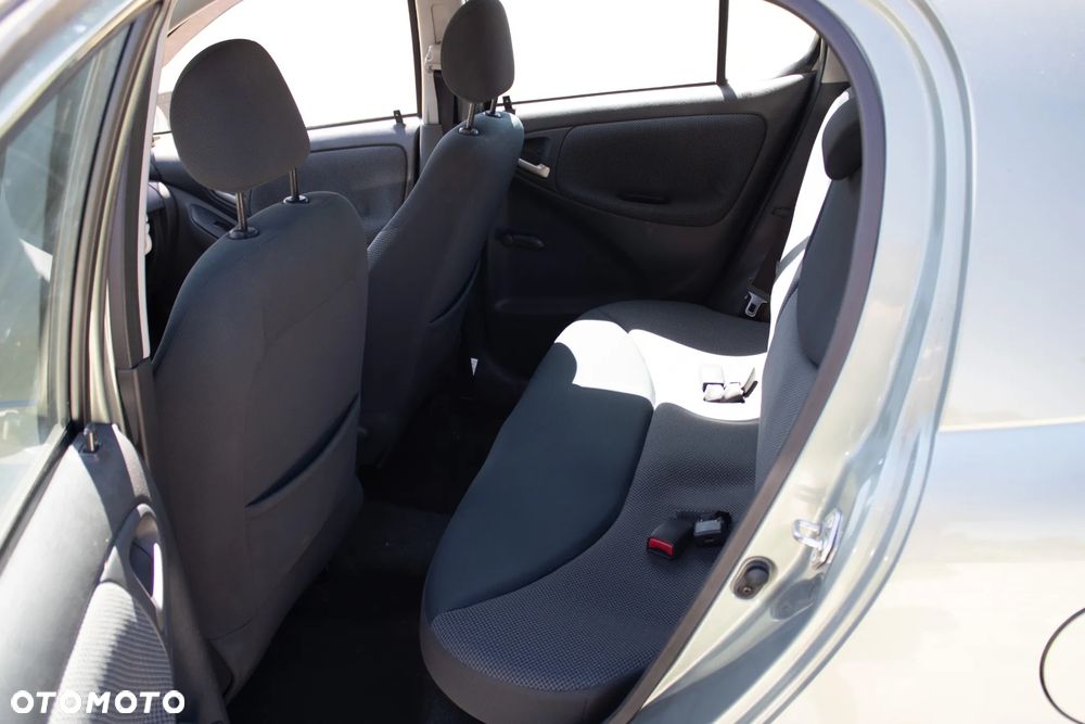 Toyota Yaris 1.3 Sol - 13