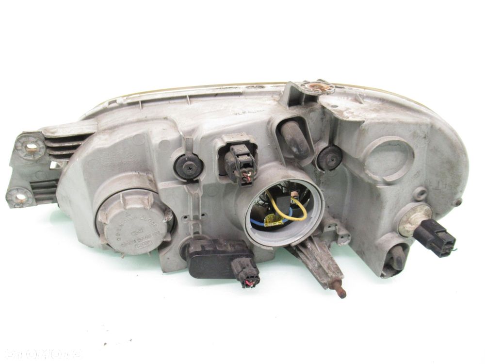 LAMPA PRAWA PRZEDNIA KIA CARNIVAL II - 7