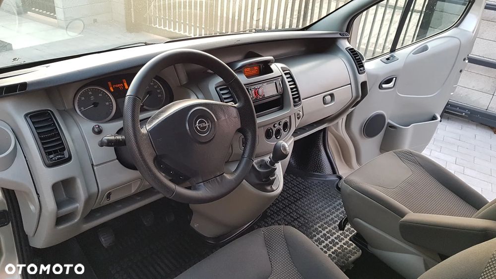 Opel Vivaro ver-2-0-tdci-titanium - 31