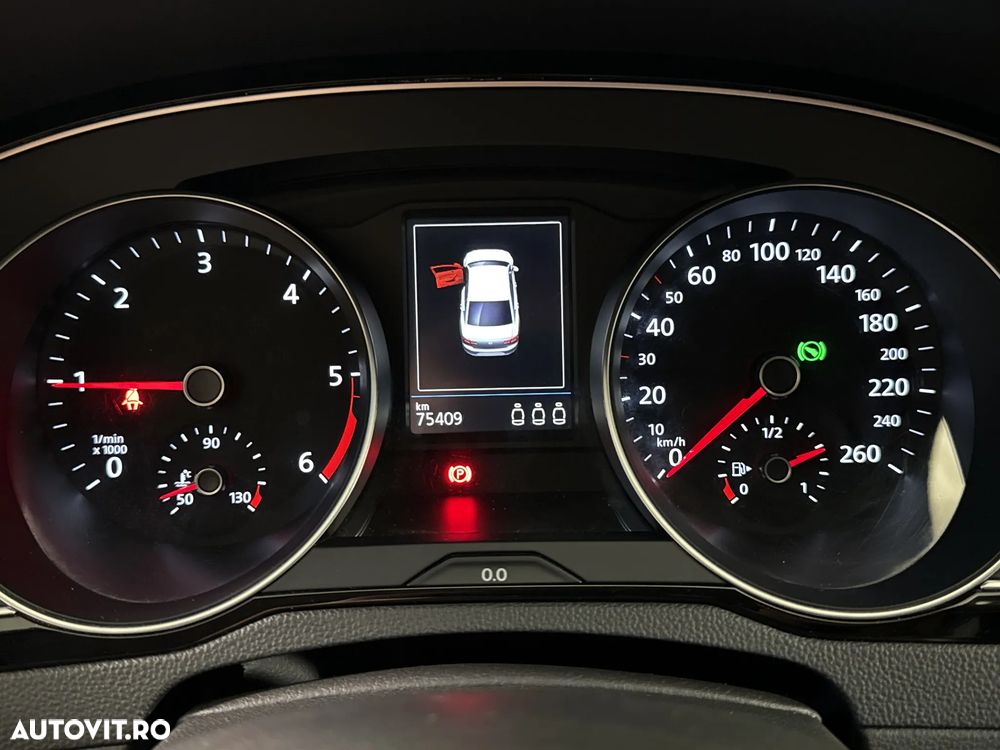 Volkswagen Passat - 11