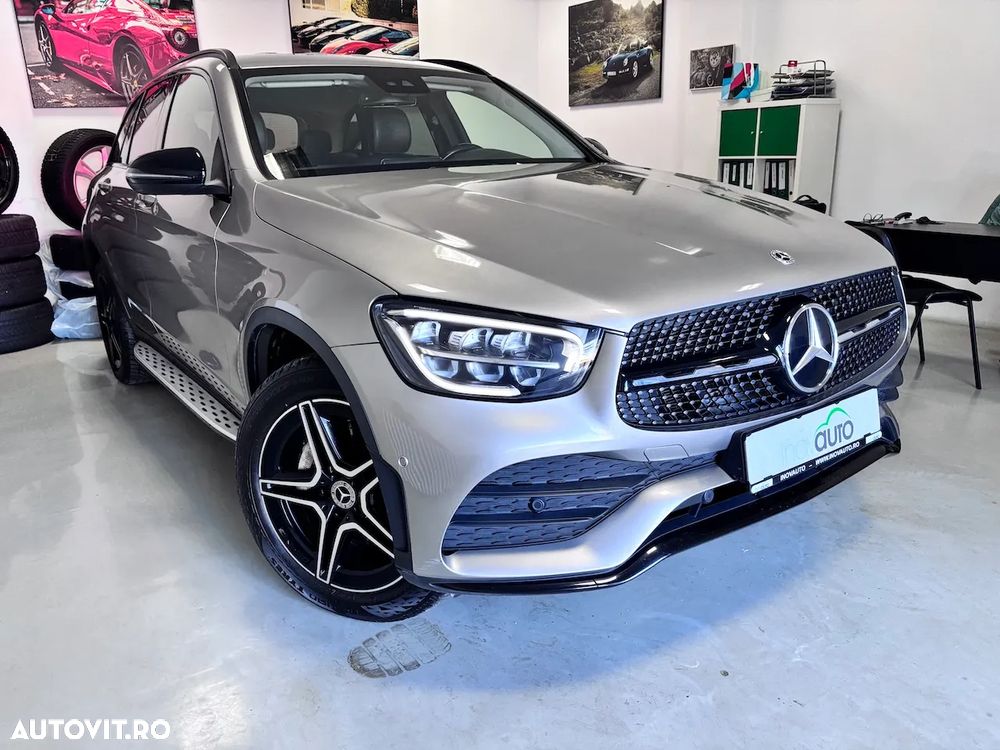 Mercedes-Benz GLC 300 e 4Matic 9G-TRONIC AMG Line Advanced - 3