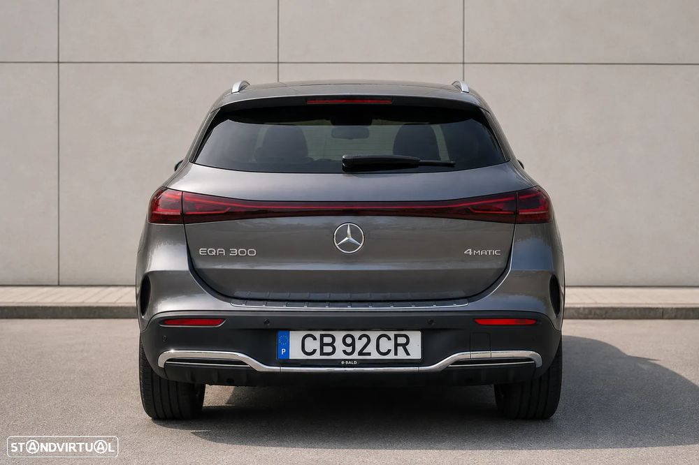 Mercedes-Benz EQA 300 4Matic AMG Line - 16