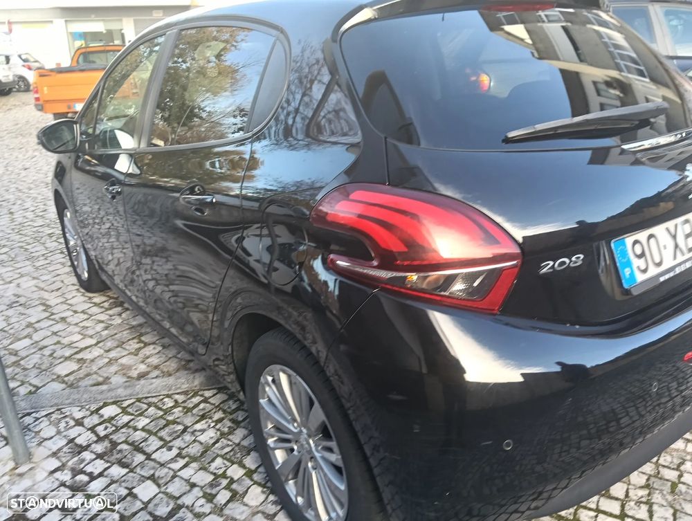 Peugeot 208 1.2 PureTech Style - 32