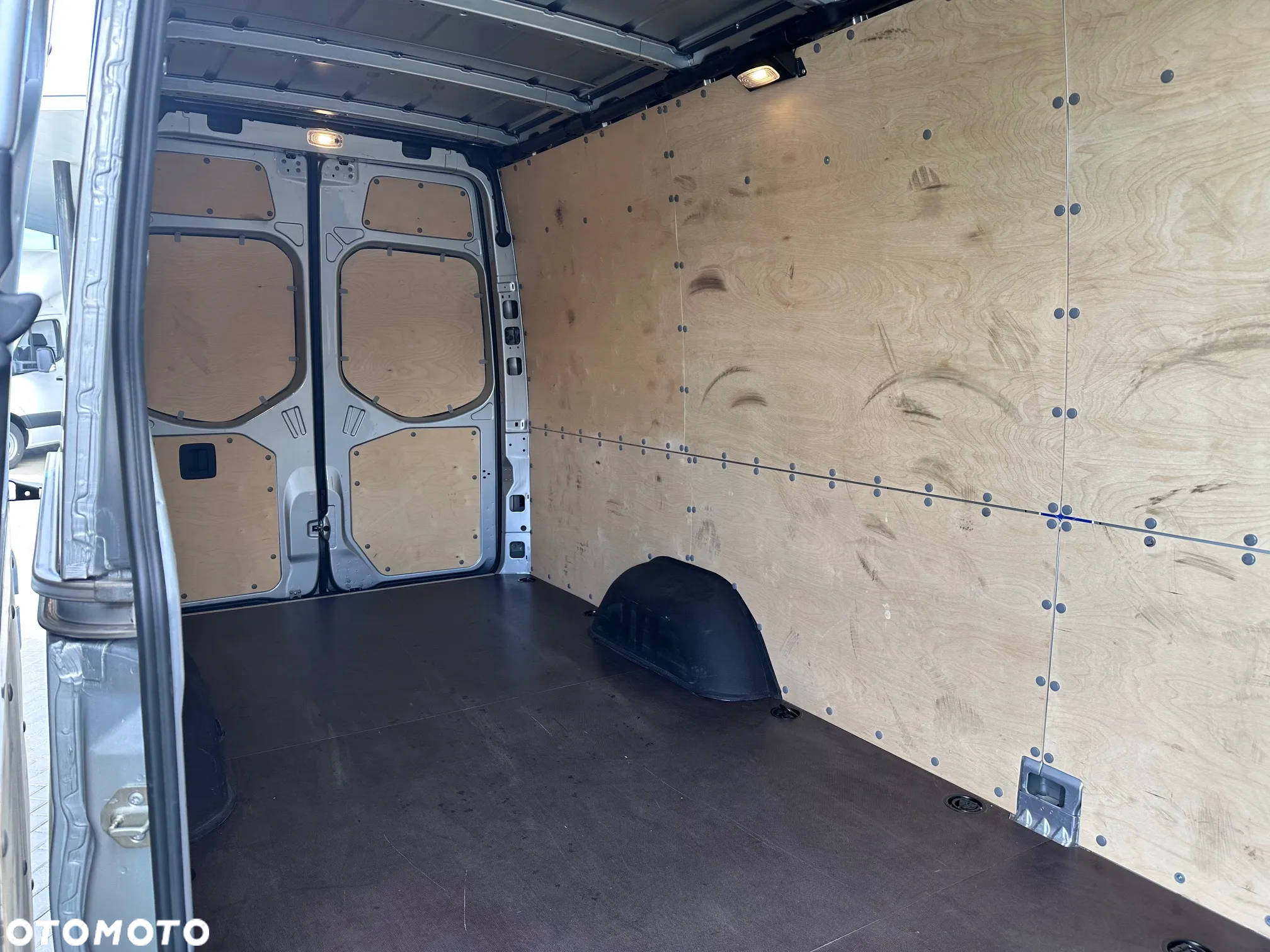 Mercedes-Benz Sprinter 317 - 20