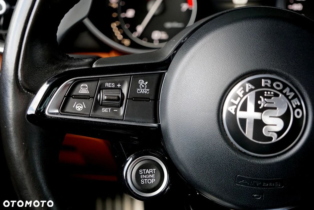 Alfa Romeo Giulia 2.0 Turbo Super - 31