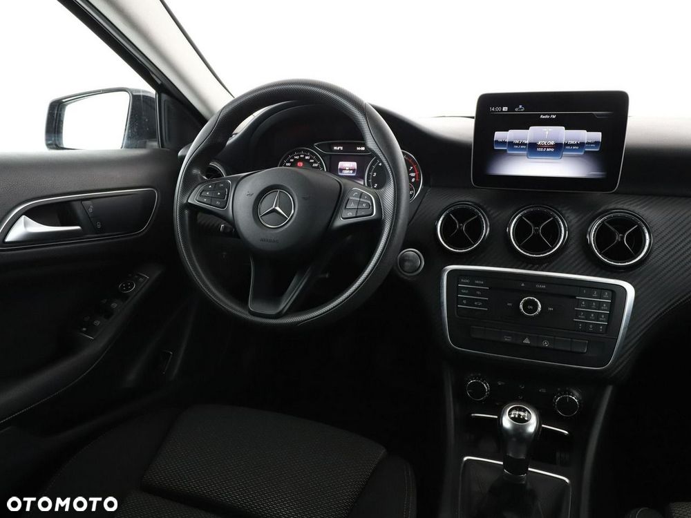 Mercedes-Benz GLA 180 - 17
