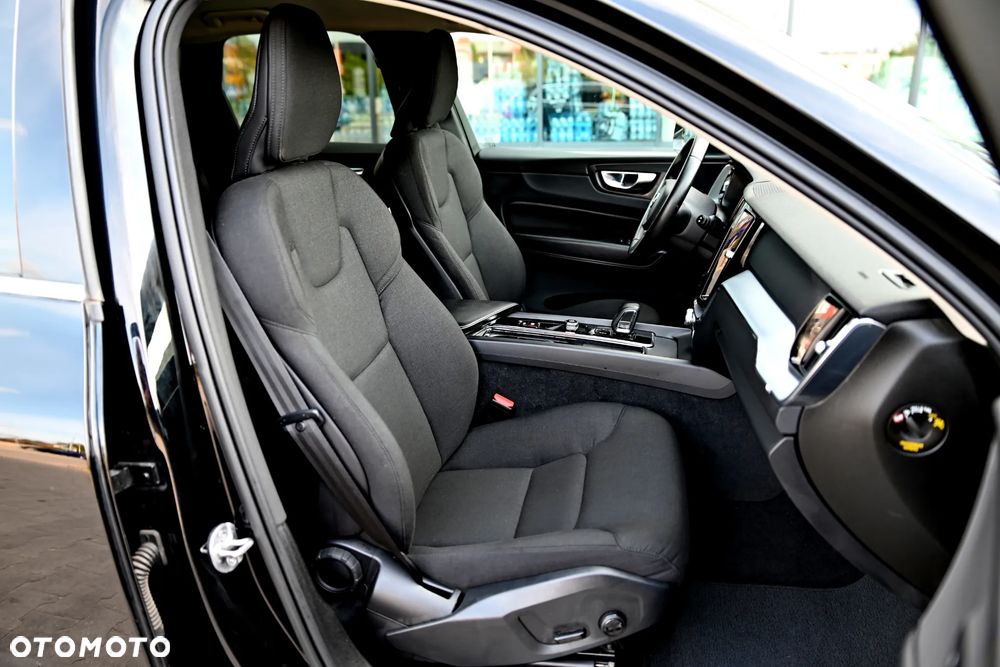 Volvo XC 60 B4 D Geartronic Momentum - 24