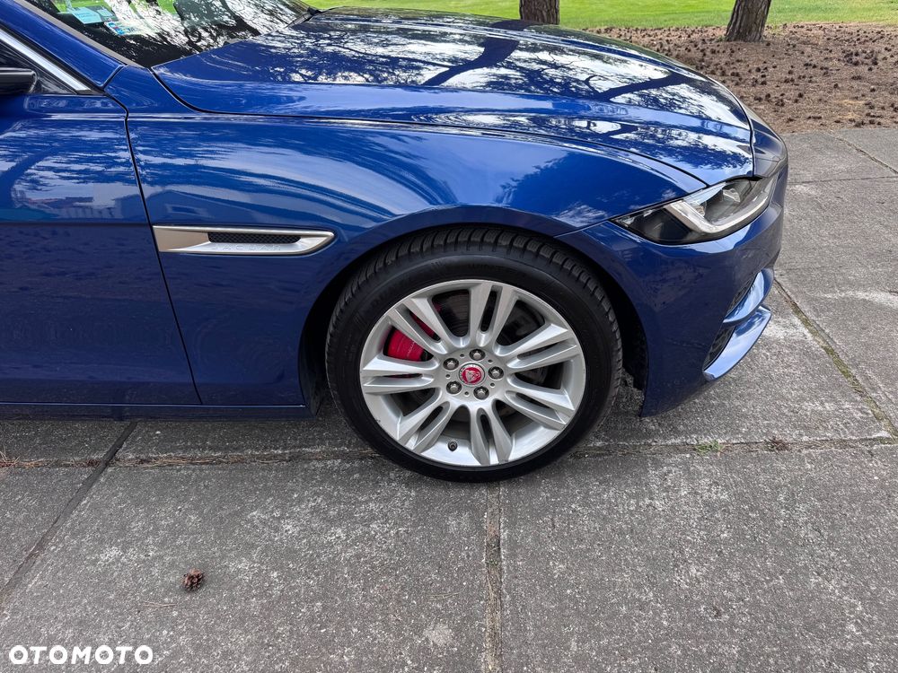 Jaguar XE 2.0 P250 SE - 6
