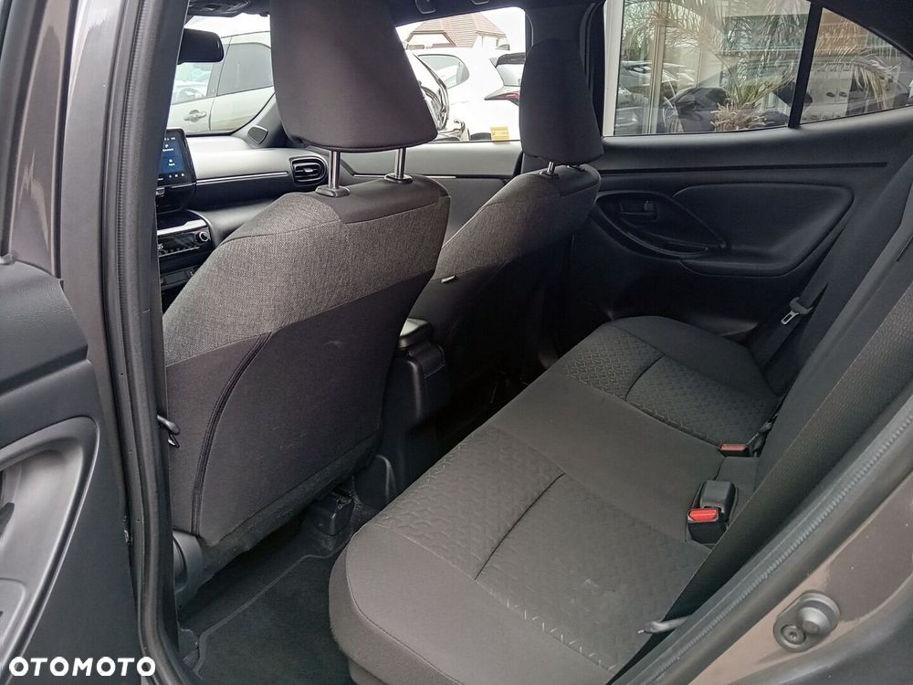 Toyota Yaris Cross Hybrid 1.5 Comfort 4x4 - 10