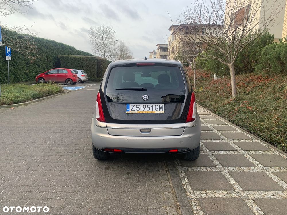 Lancia Musa 1.4 16v Automatik Platino Plus - 9