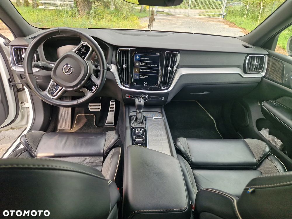 Volvo V60 T6 AWD R-Design - 19