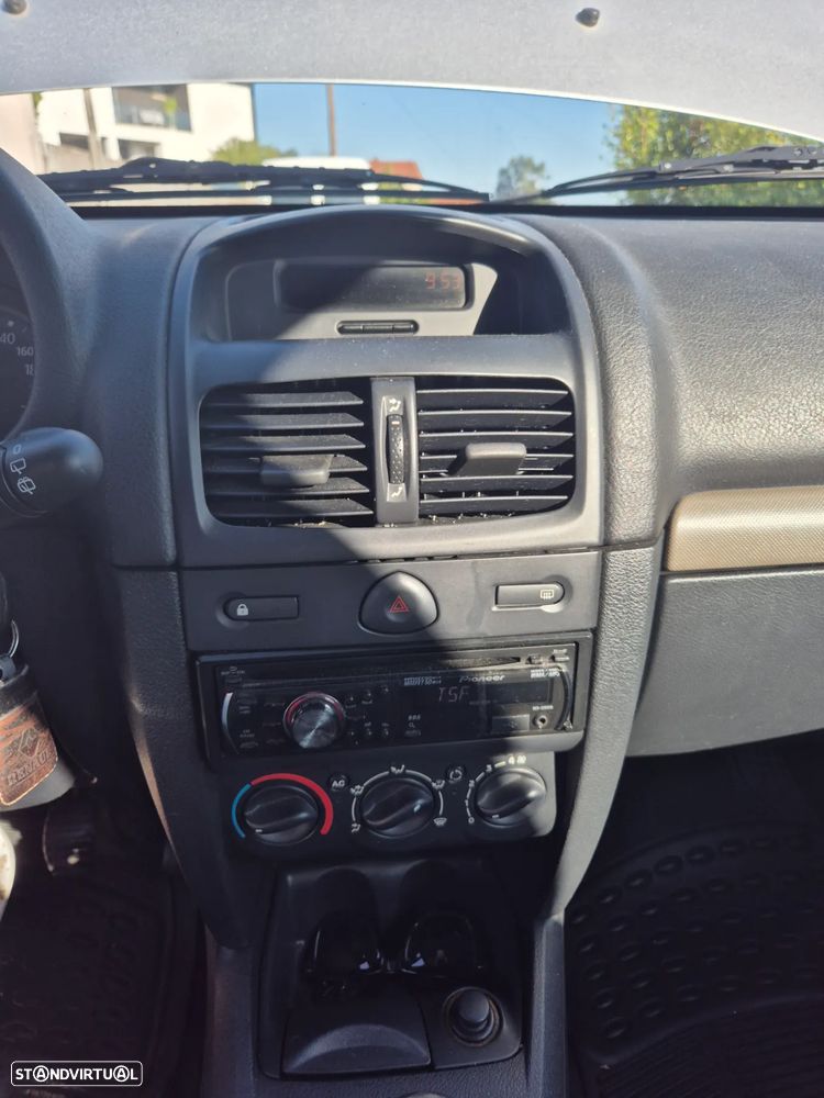 Renault Clio - 7