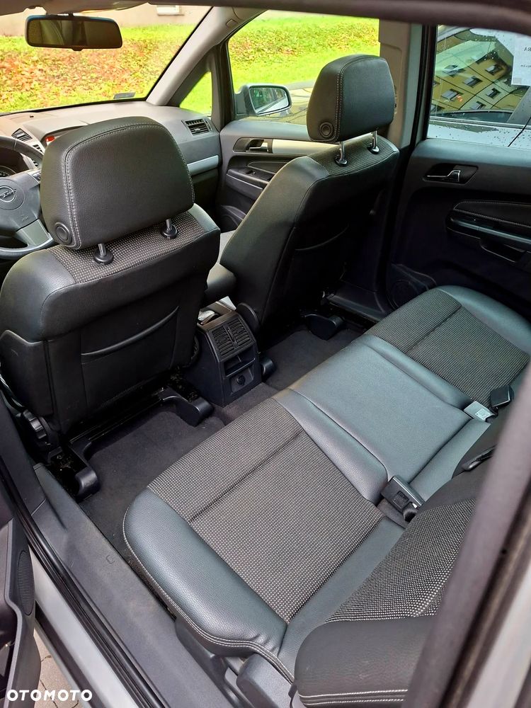 Opel Zafira 1.8 Cosmo - 12