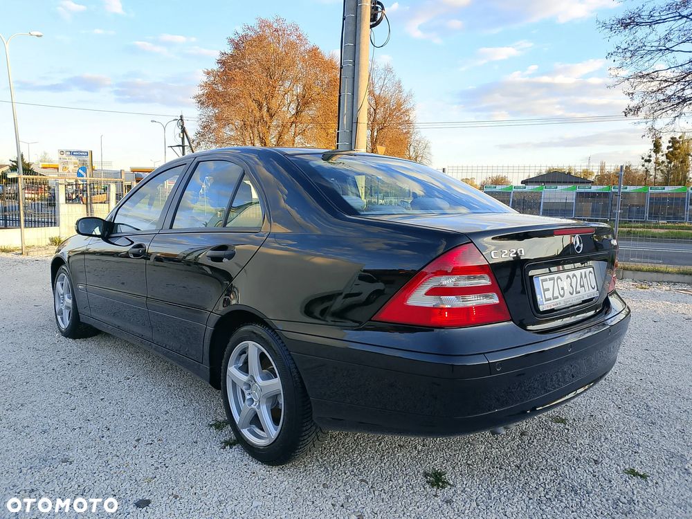 Mercedes-Benz Klasa C 220 T CDI Classic - 4