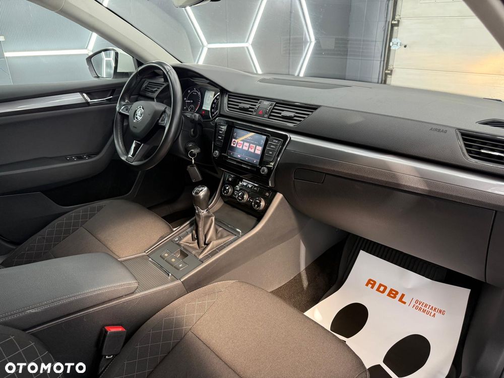 Skoda Superb 2.0 TDI Ambition - 27