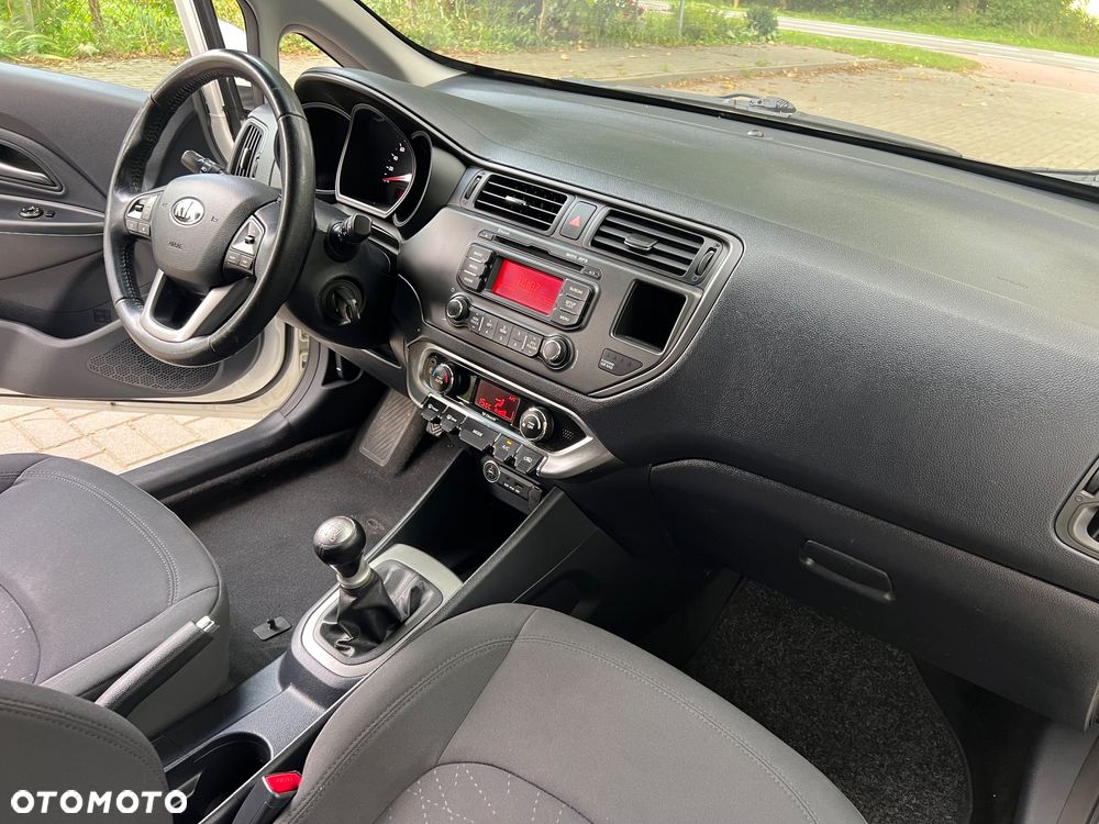 Kia Rio 1.2 L - 9