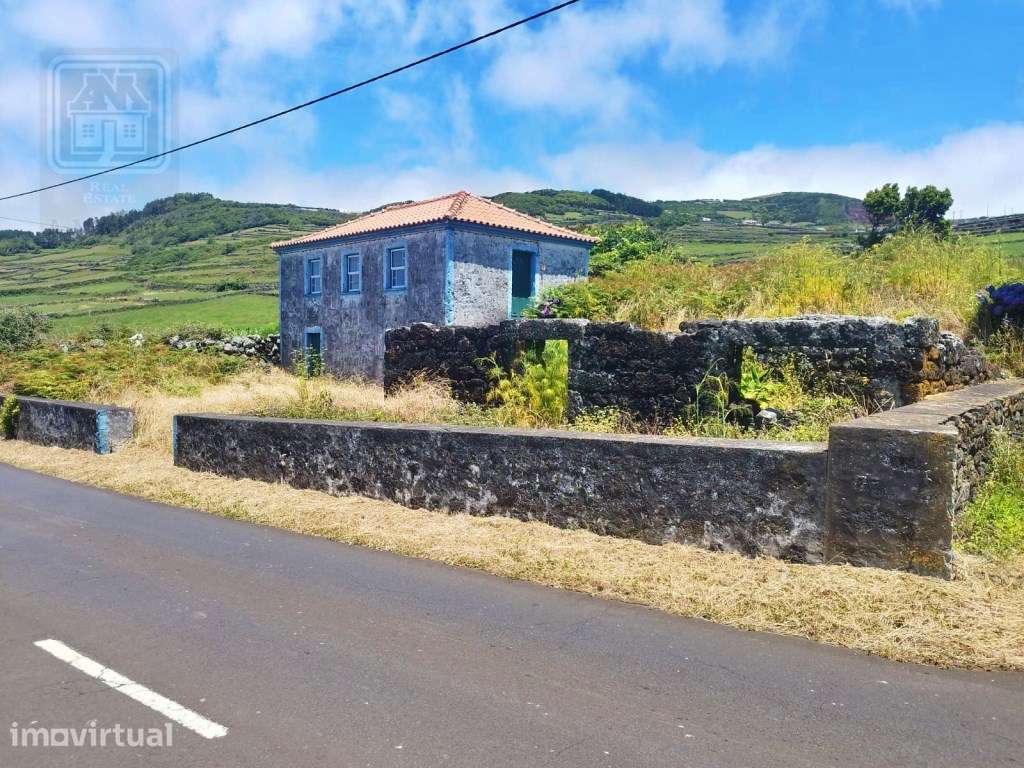 MORADIA - CASA para VENDA com VISTA MAR - Velas, Ilha de São Jorge,... - Grande imagem: 2/18