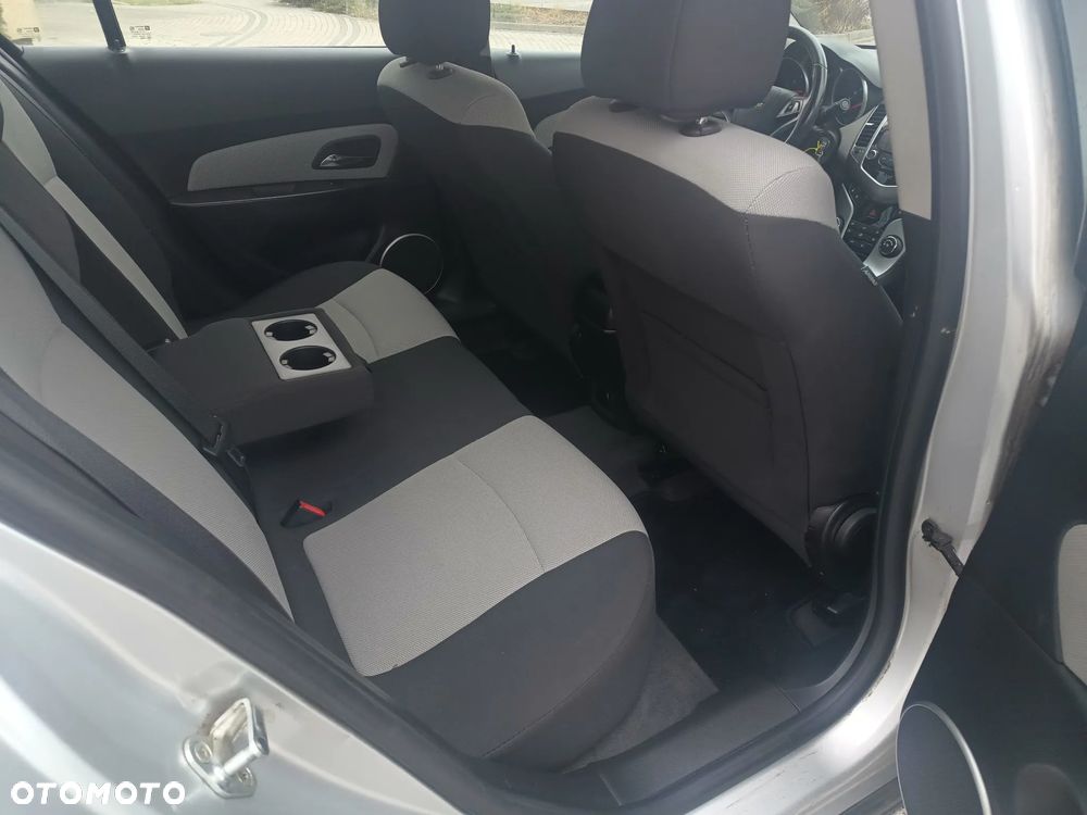 Chevrolet Cruze - 16