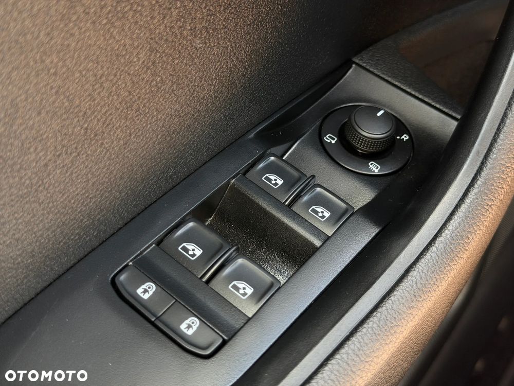 Skoda Superb 2.0 TDI SCR Ambition DSG - 12