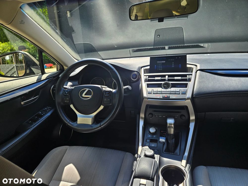 Lexus NX 300h Prestige AWD - 31
