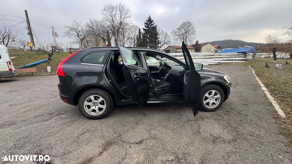 Volvo XC 60 D4 AWD Geartronic Summum - 8