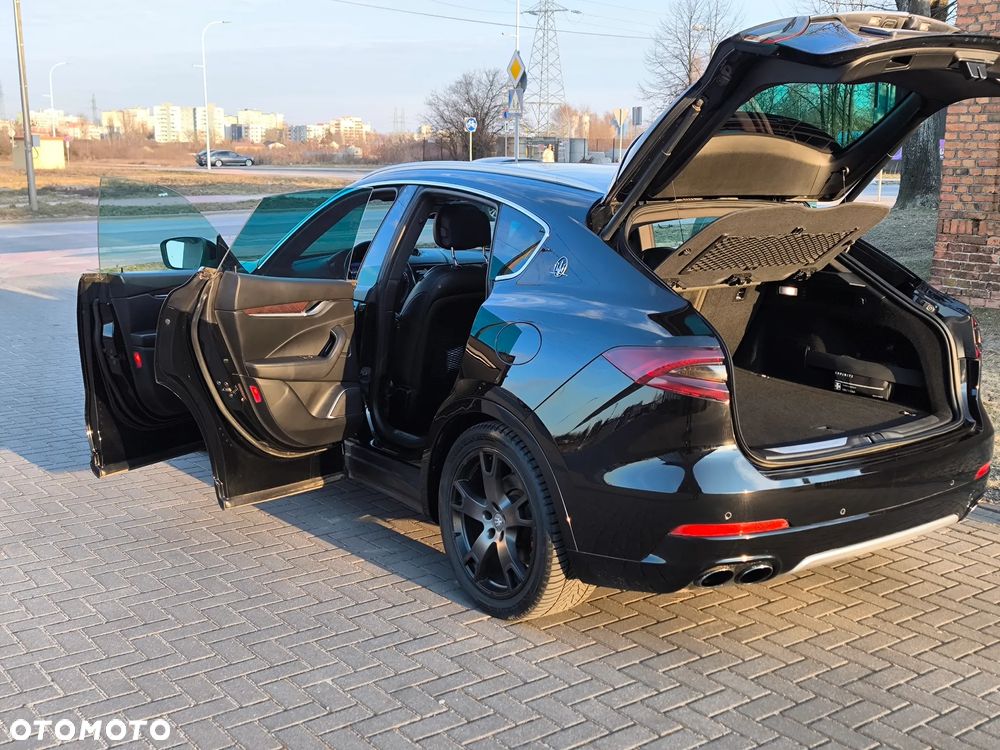 Maserati Levante Q4 Executive - 22