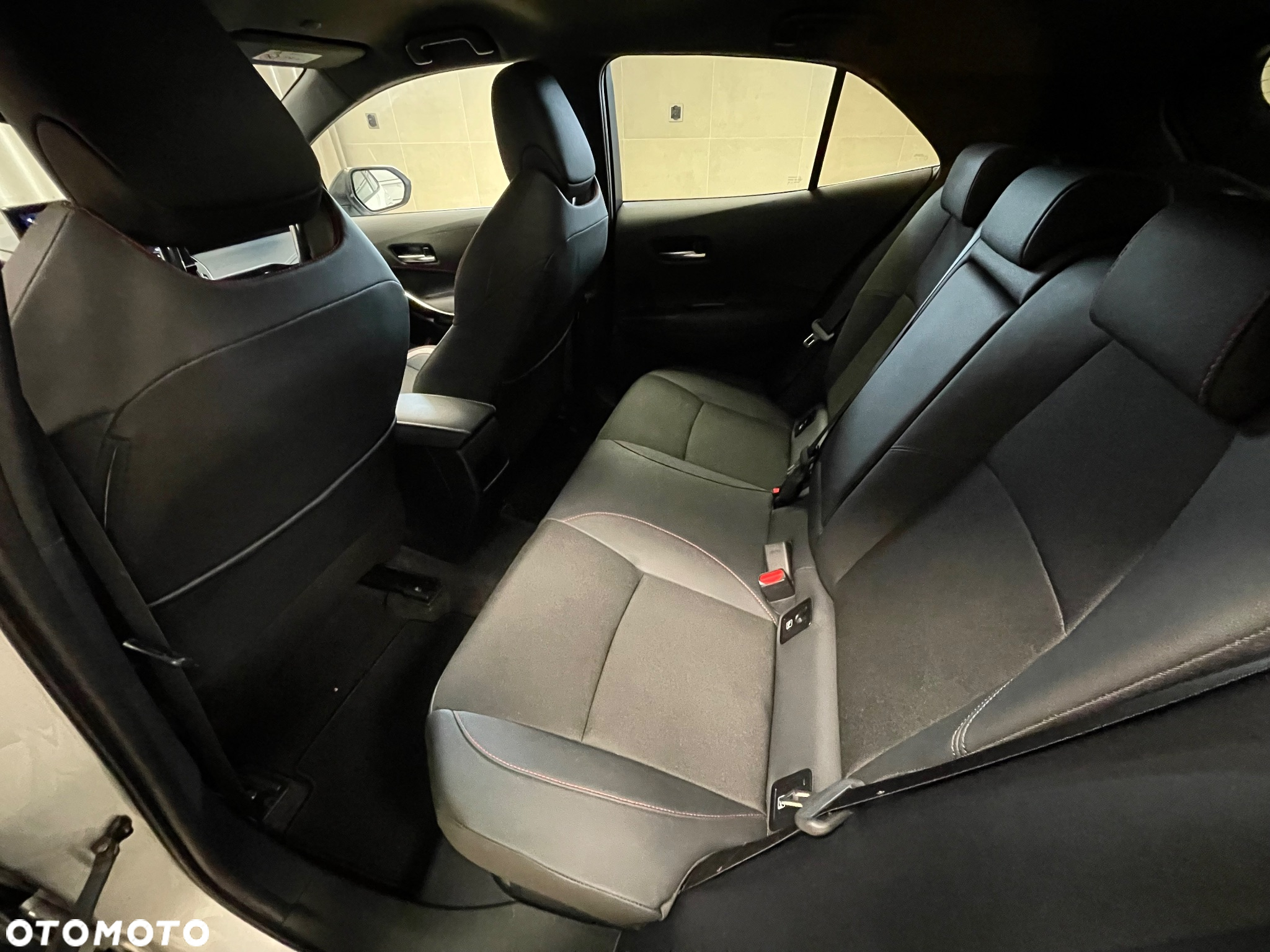 Toyota Corolla 2.0 Hybrid GR Sport Dynamic - 36
