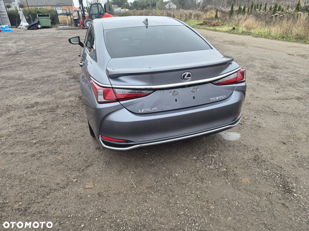 Lexus ES 300h Business Line - 25