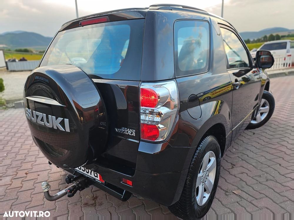 Suzuki Grand Vitara 1.9 DDiS Black&White DPF - 7