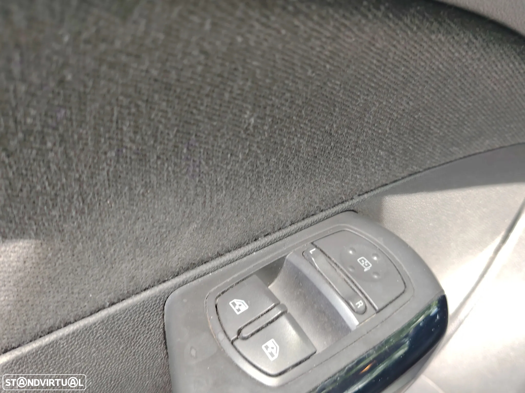 Opel Corsa 1.2 Enjoy FlexFuel - 8