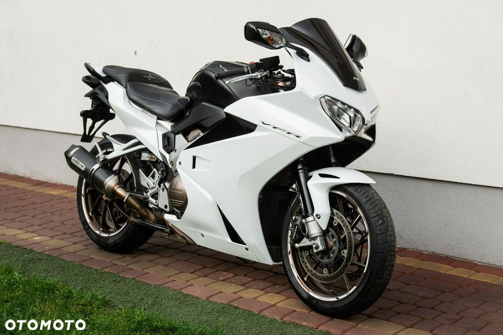 Honda VFR - 1