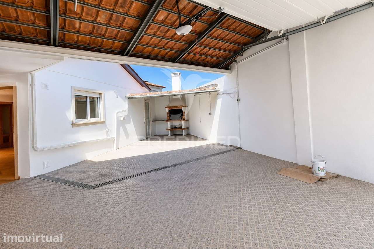 Moradia remodelada no coração da Chainça - Grande imagem: 5/14