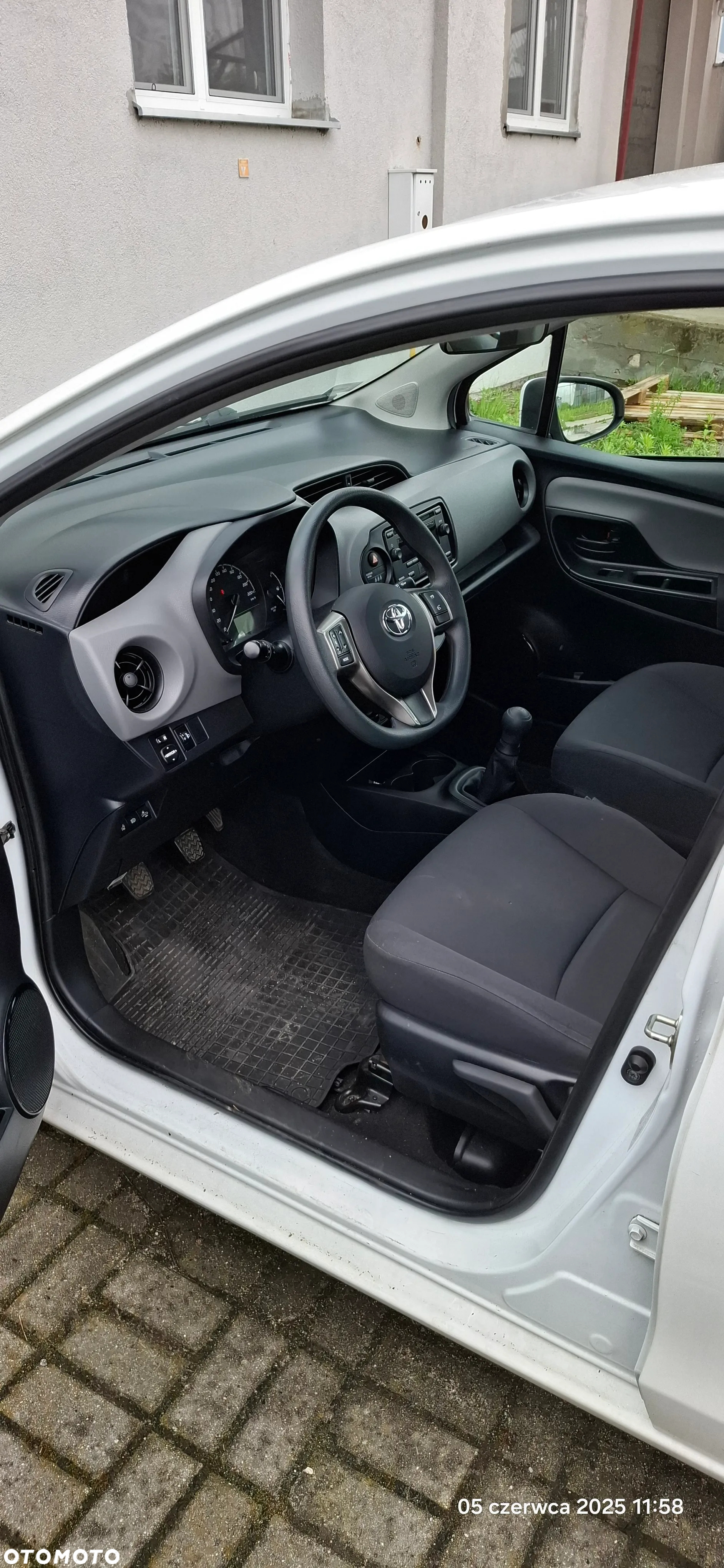 Toyota Yaris 1.0 Active - 5