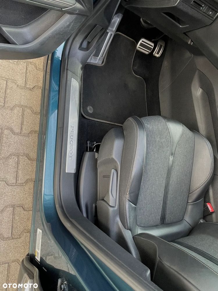 Peugeot 5008 PureTech 180 EAT8 Stop & Start GT Pack - 16