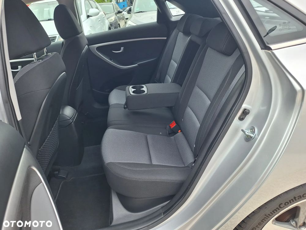 Hyundai i30 blue 1.6 GDI Trend - 30