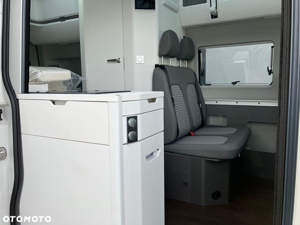 Volkswagen Grand California Grand California 600 silnik: 2,0 l TDI EU6 SCR BlueMotion Technology 130 kW skrzynia biegów: Przedni napęd automatyczna 8-biegowa rozstaw osi: 3640 mm - 24