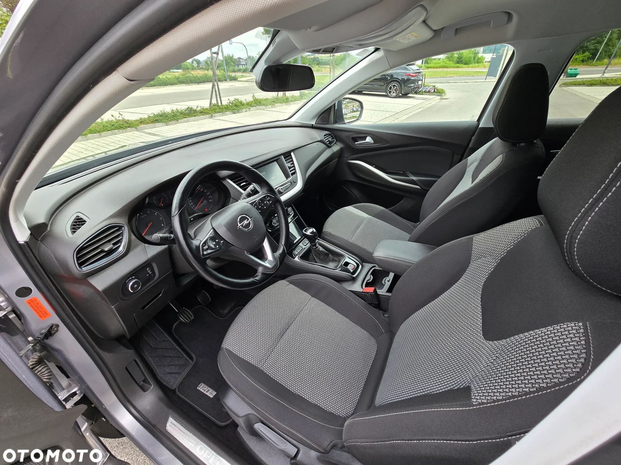 Opel Grandland X 1.2 Start/Stop 120 Jahre - 8
