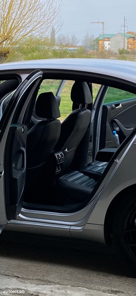 Volkswagen Passat Variant 2.0 TDI Sportline DPF - 15