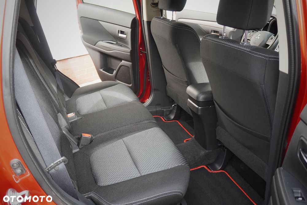 Mitsubishi Outlander 2.0 4WD CVT Diamant Edition+ - 14