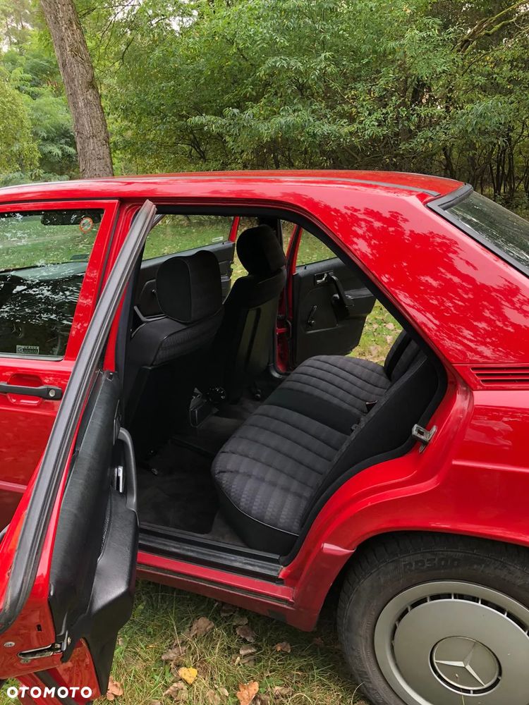 Mercedes-Benz W201 (190) - 19