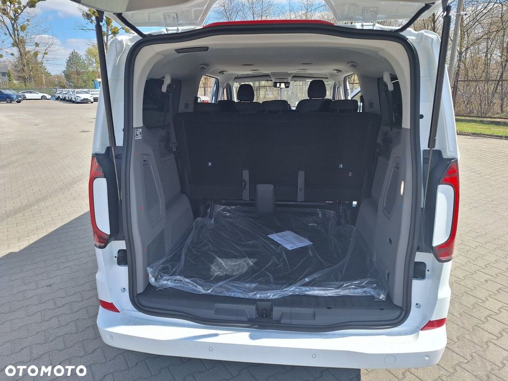 Volkswagen Caravelle - 18