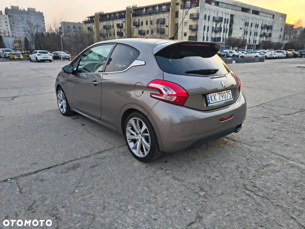 Peugeot 208 - 3