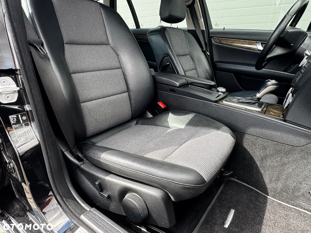 Mercedes-Benz Klasa C 180 CGI Automatik BlueEFFICIENCY Avantgarde - 17